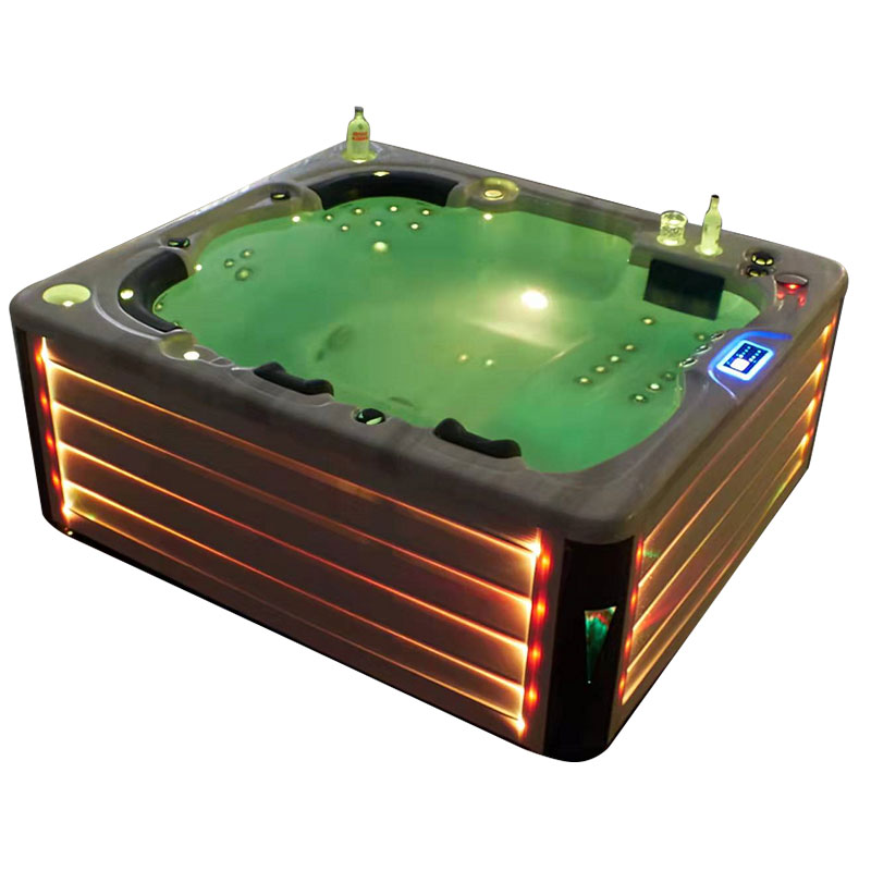 Jacuzzi kád kültéri